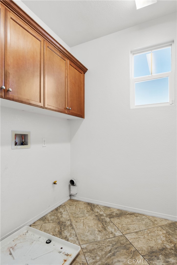 30272 Tattersail Way Menifee, CA 92584 - Photo 18 of 44 a view of a closet