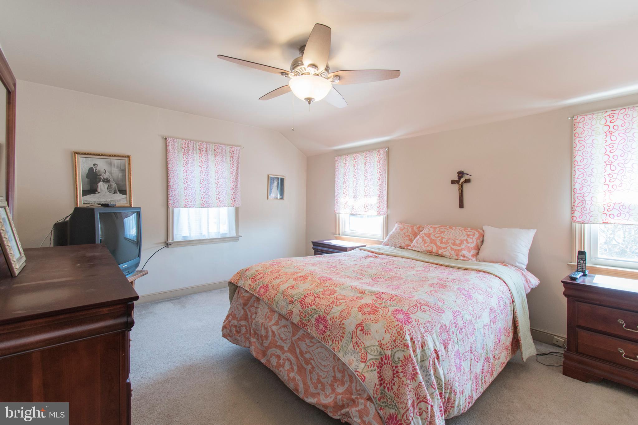 217 Flintlock Road Drexel Hill, PA 19026 - Photo 22 of 30 Spacious Second Bedroom