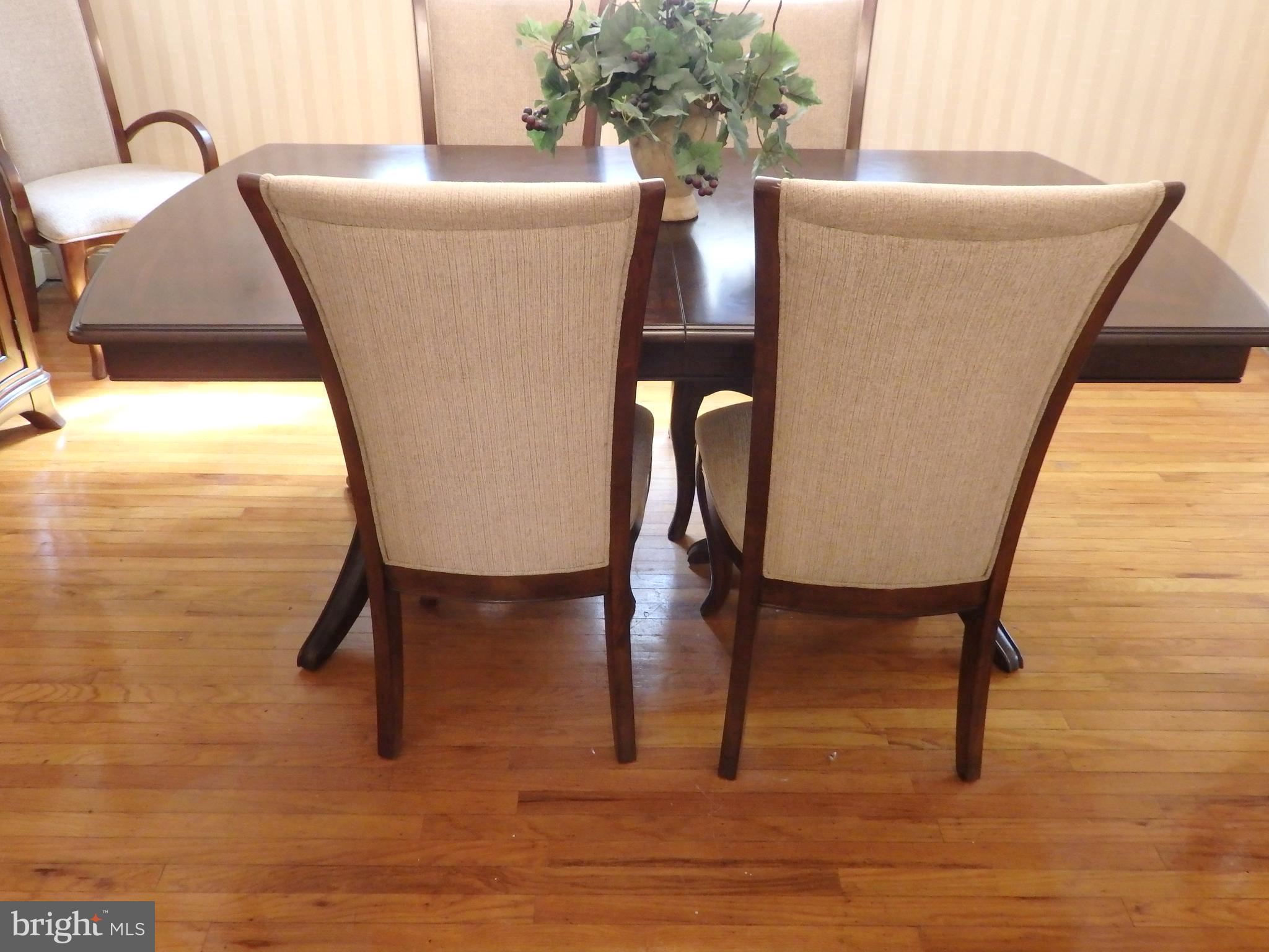 217 Flintlock Road Drexel Hill, PA 19026 - Photo 7 of 30 Dining room with Hardwood Floors
