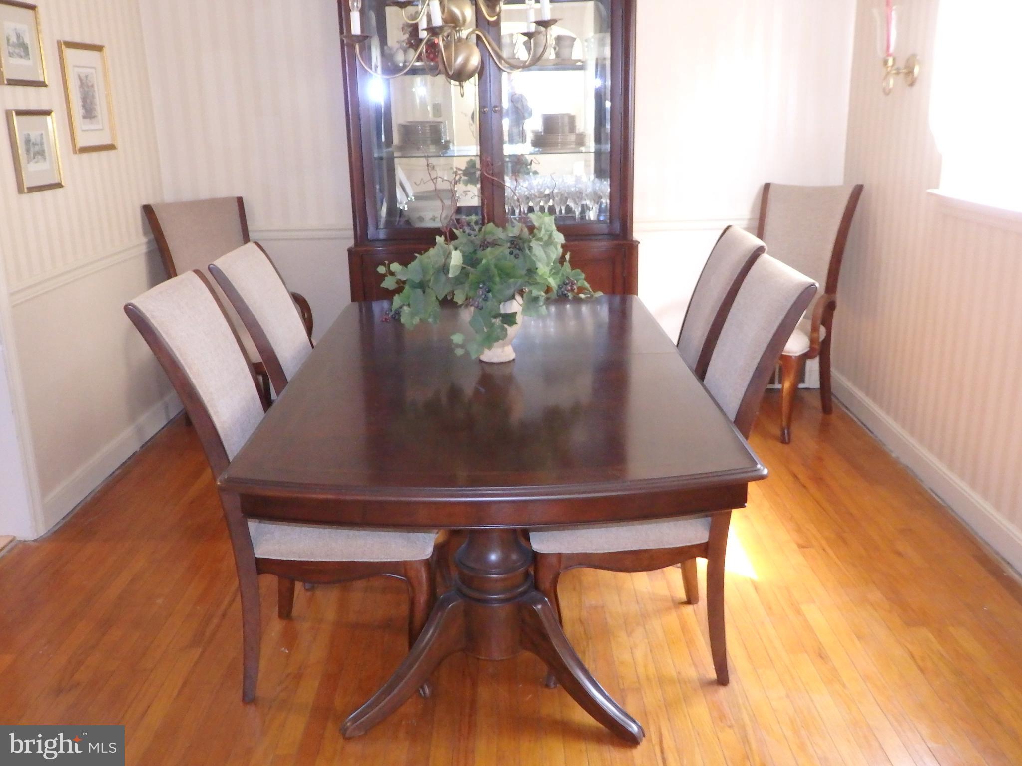 217 Flintlock Road Drexel Hill, PA 19026 - Photo 8 of 30 Dining room with Hardwood Floors