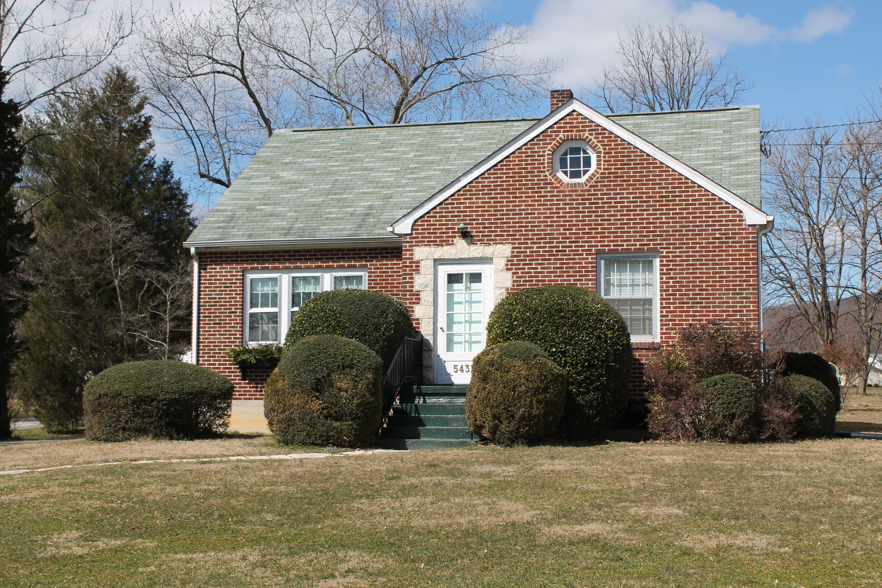 5431 Cove Road Roanoke, VA 24019 - Photo 2 of 45 Front