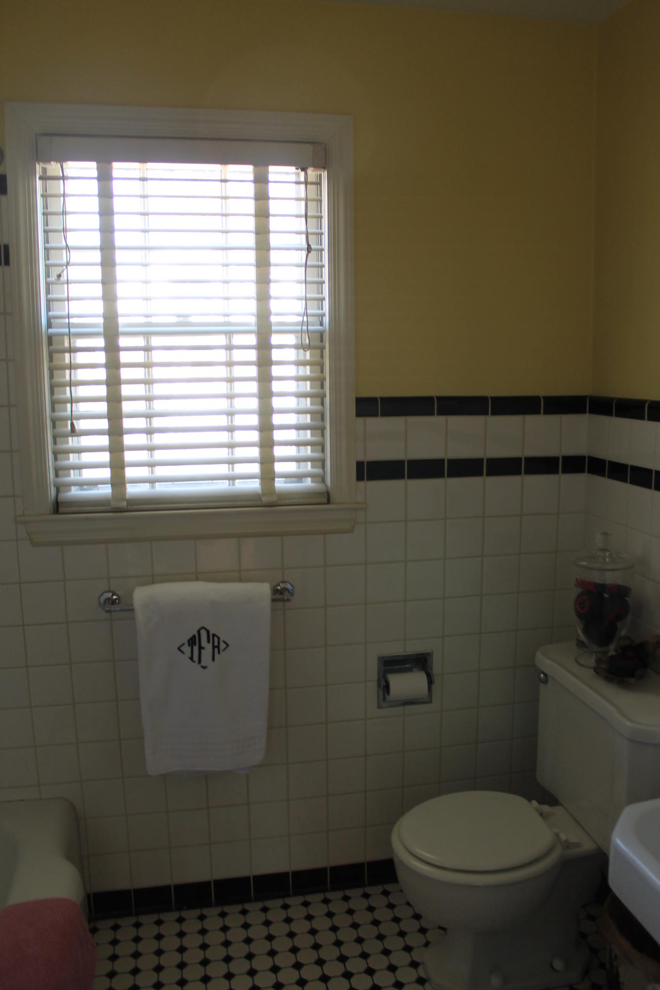 5431 Cove Road Roanoke, VA 24019 - Photo 15 of 45 Hall bath