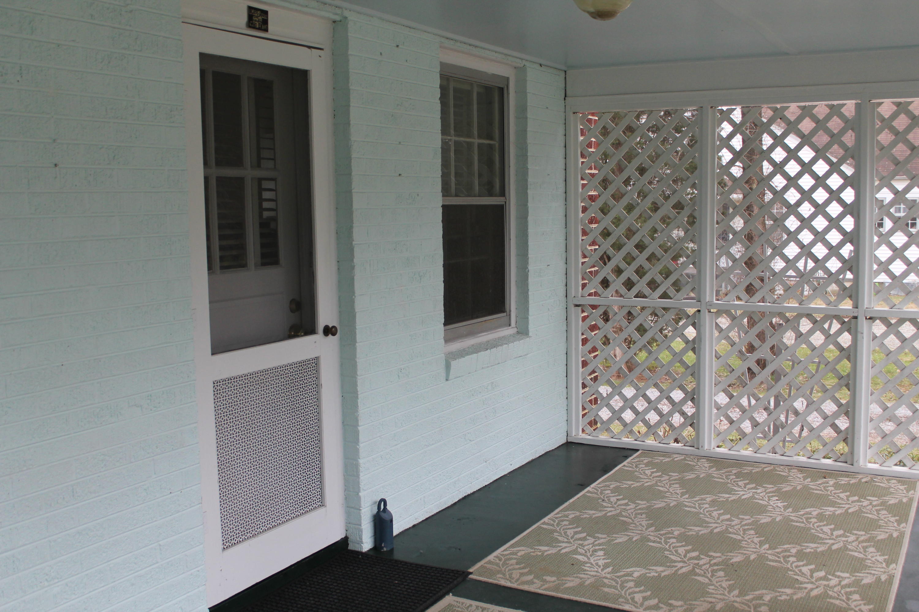 5431 Cove Road Roanoke, VA 24019 - Photo 27 of 45 Screen porch