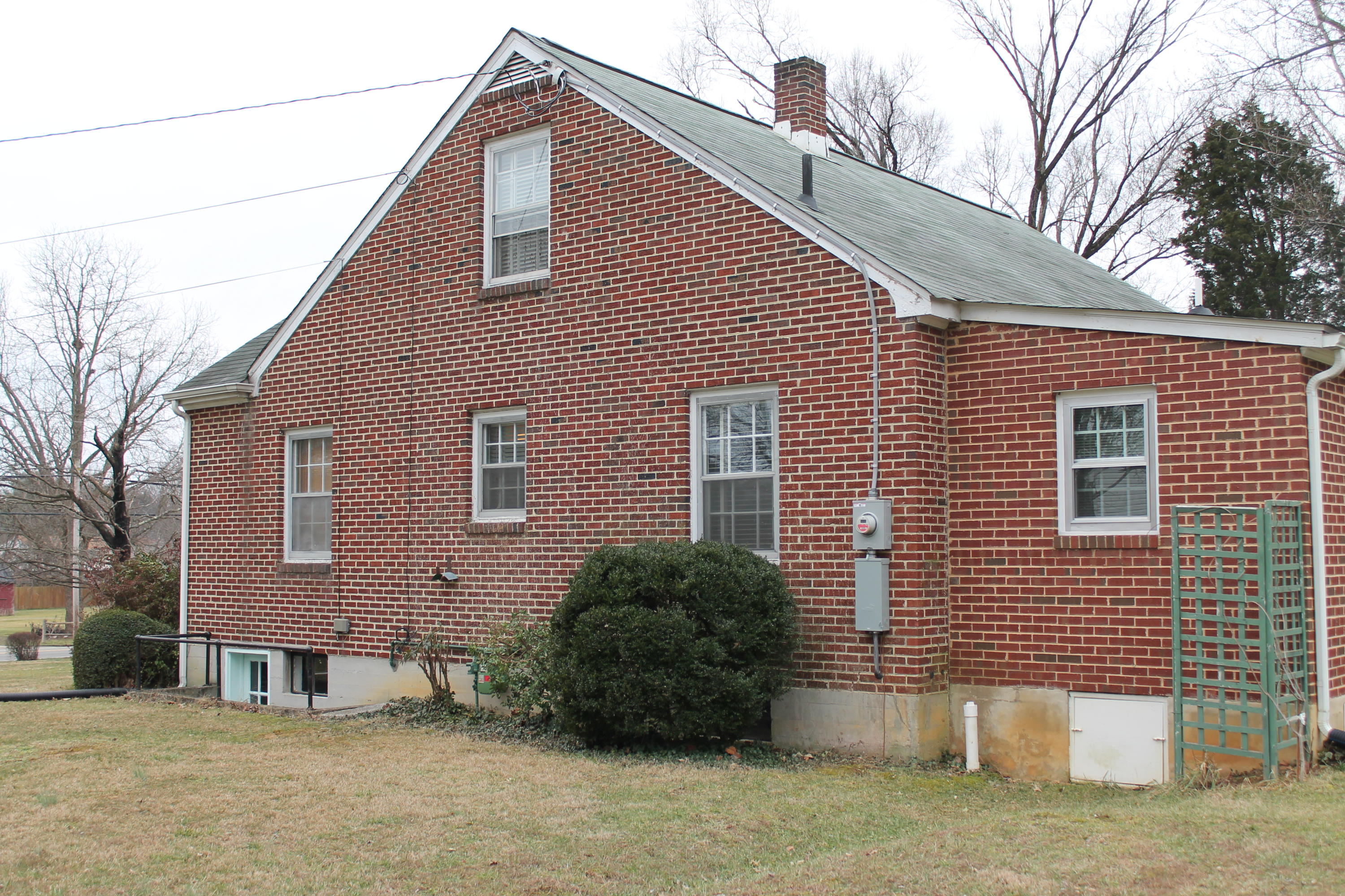 5431 Cove Road Roanoke, VA 24019 - Photo 34 of 45 Side of home