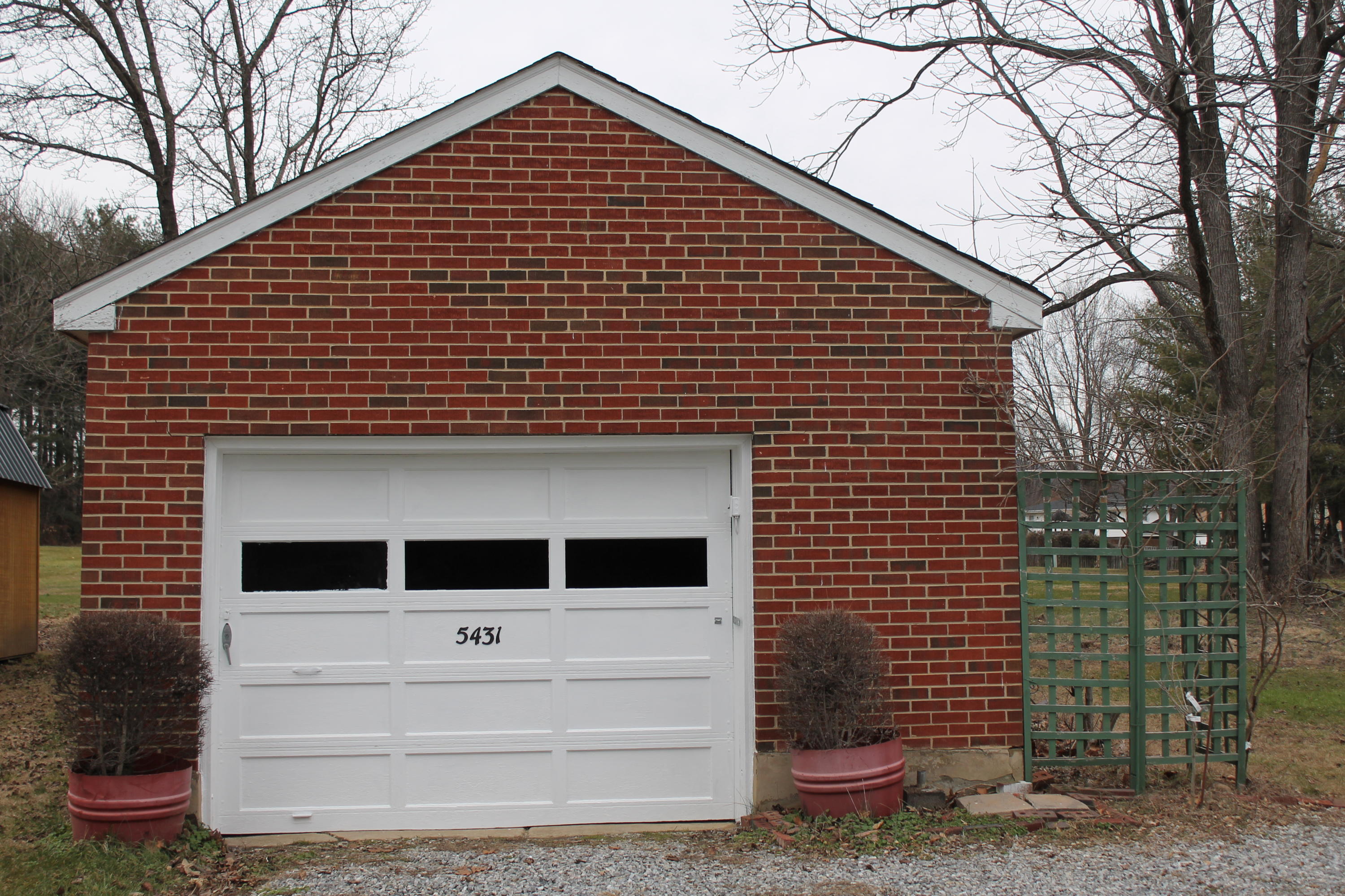 5431 Cove Road Roanoke, VA 24019 - Photo 35 of 45 Detached garage