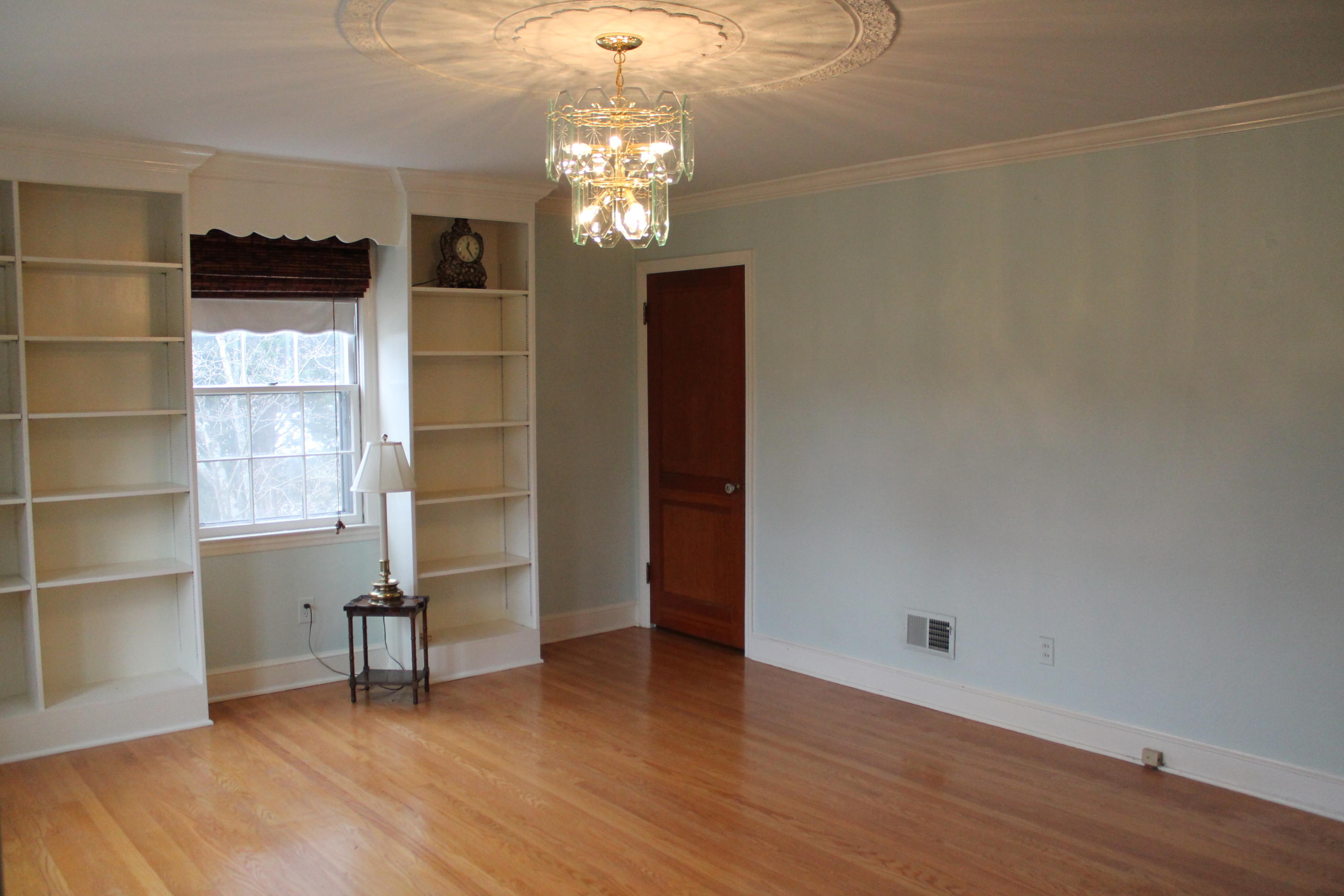 5431 Cove Road Roanoke, VA 24019 - Photo 5 of 45 Living room