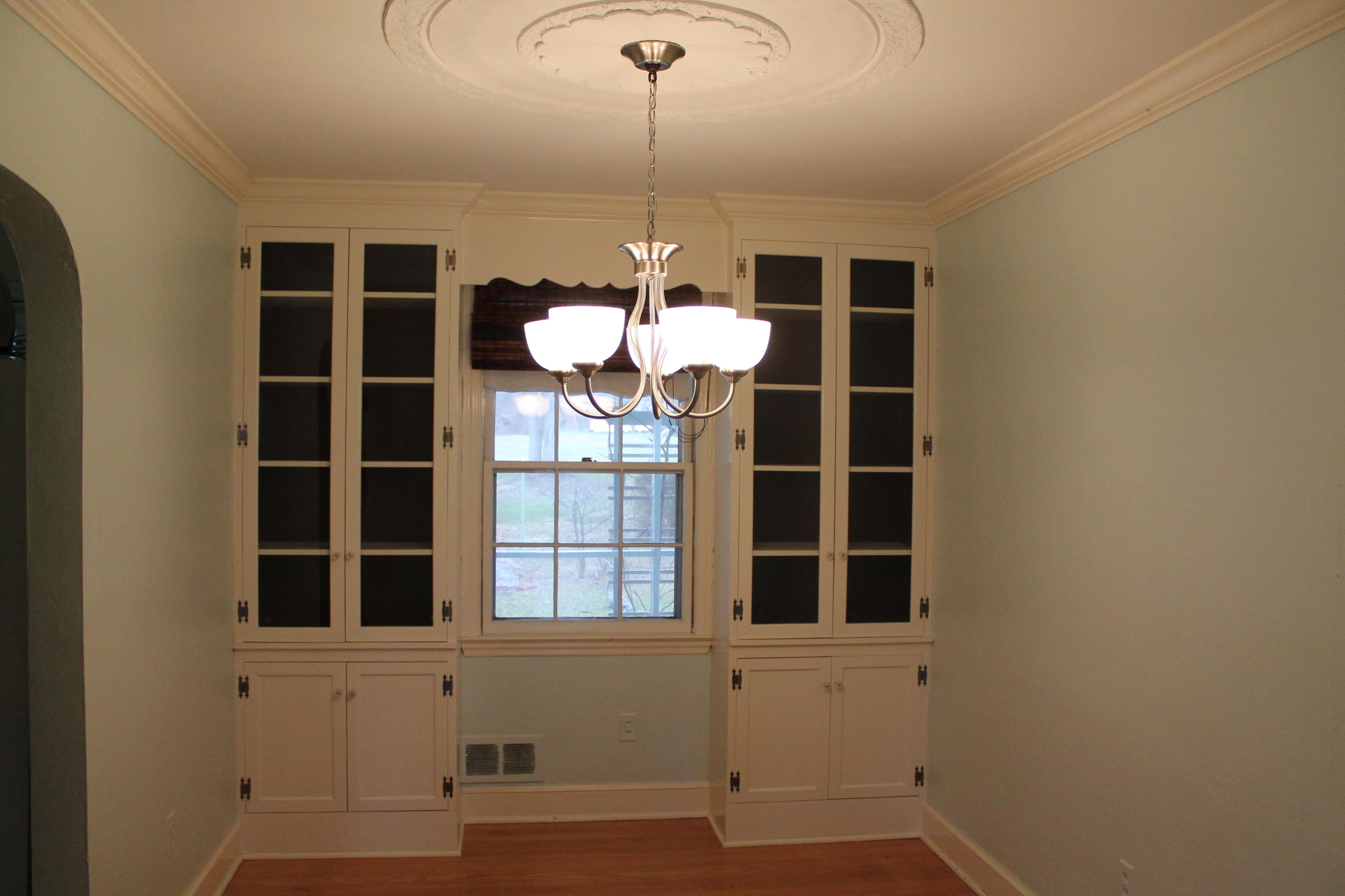 5431 Cove Road Roanoke, VA 24019 - Photo 9 of 45 Dining room built ins