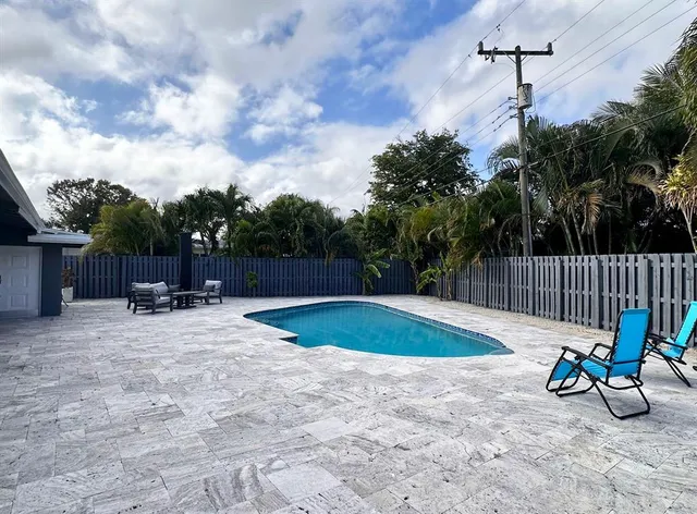$6,000 | 525 Northeast 27th Street, Wilton Manors, FL 33334