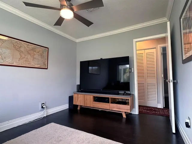 $6,000 | 525 Northeast 27th Street, Wilton Manors, FL 33334