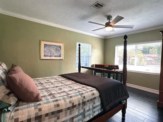 $6,000 | 525 Northeast 27th Street, Wilton Manors, FL 33334