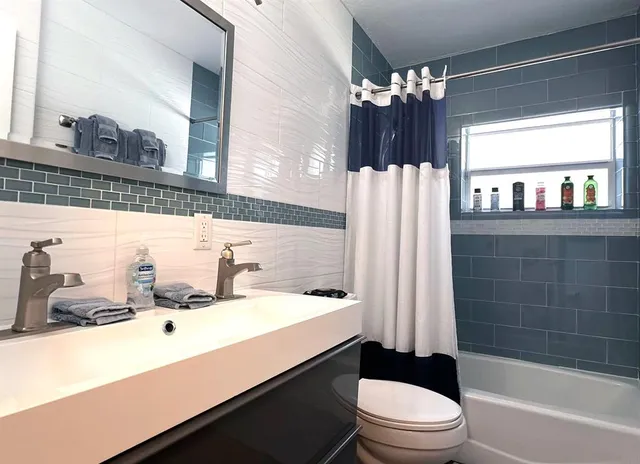 $6,000 | 525 Northeast 27th Street, Wilton Manors, FL 33334