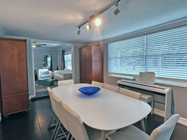 $6,000 | 525 Northeast 27th Street, Wilton Manors, FL 33334