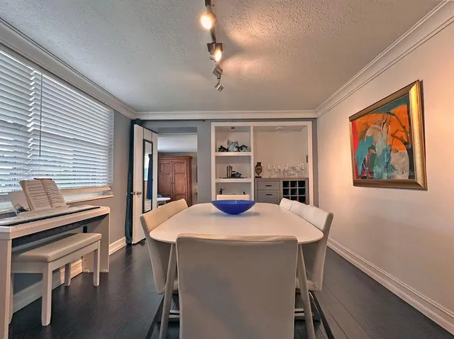 $6,000 | 525 Northeast 27th Street, Wilton Manors, FL 33334