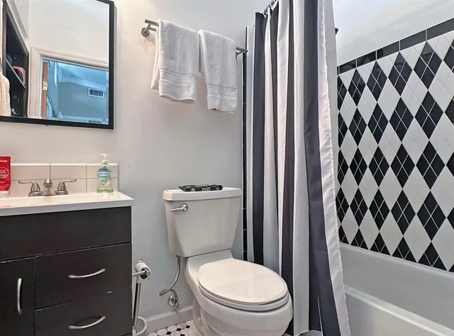 $6,000 | 525 Northeast 27th Street, Wilton Manors, FL 33334