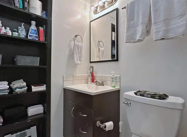 $6,000 | 525 Northeast 27th Street, Wilton Manors, FL 33334