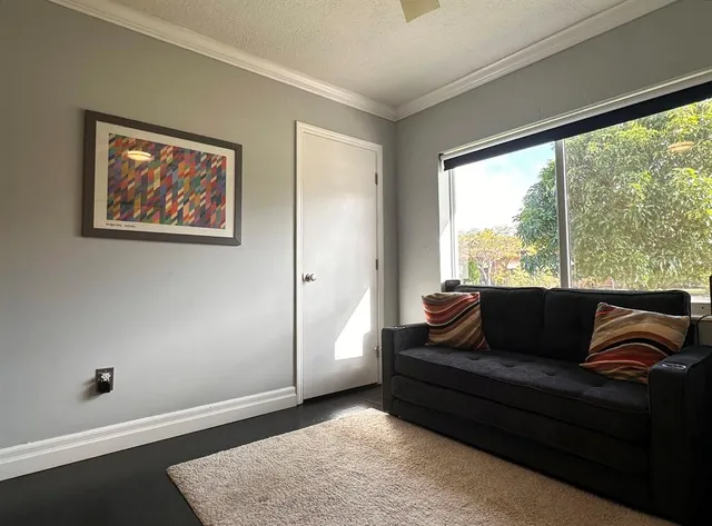 $6,000 | 525 Northeast 27th Street, Wilton Manors, FL 33334