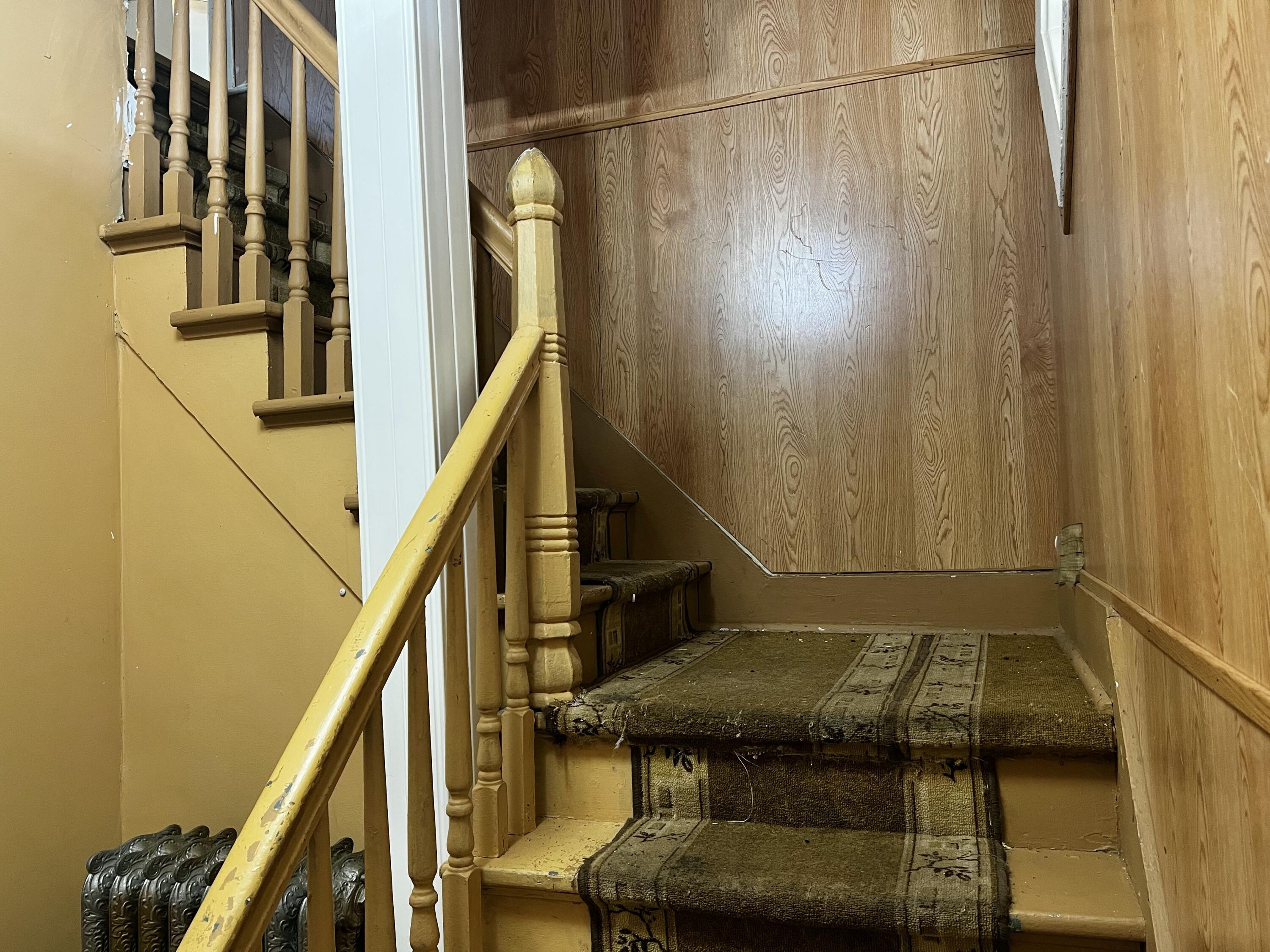 522 Walnut Street Three Rivers, MI 49093 - Photo 15 of 24 Stairway to Upper Level