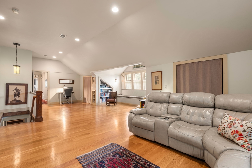 18 Shears Street Wrentham, MA 02093 - Photo 15 of 42