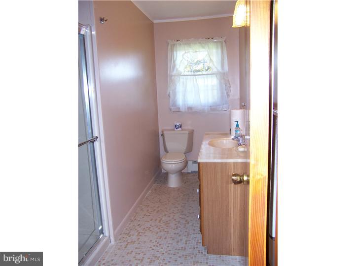 420 Washington Street Spring City, PA 19475 - Photo 16 of 18 Bathroom