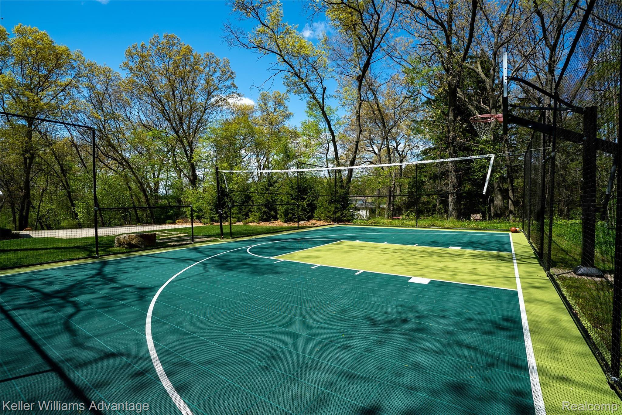 5343 Orion Road Rochester, MI 48306 - Photo 68 of 72 OrionRd_5343_Court 2.jpg