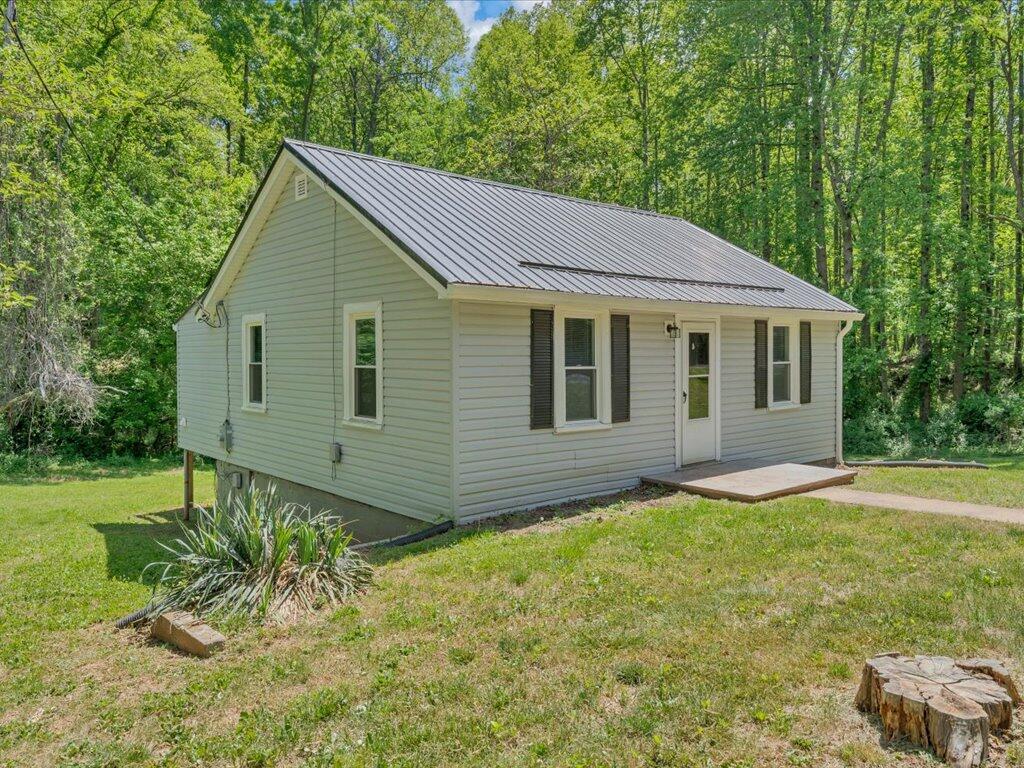 1119 Drewry Road Martinsville, VA 24112 - Photo 33 of 37 33-MIB06957
