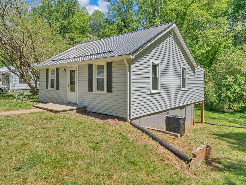 1119 Drewry Road Martinsville, VA 24112 - Photo 36 of 37 36-MIB06966