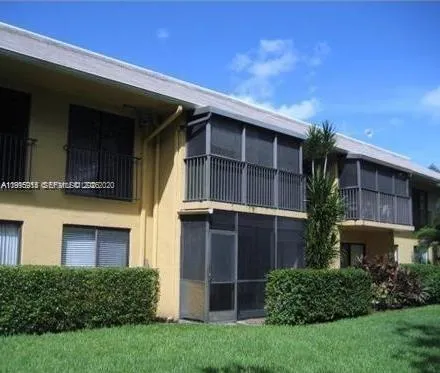$1,900 | 5921 Washington Street, Unit 122, Hollywood, FL 33023