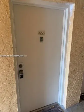 $1,900 | 5921 Washington Street, Unit 122, Hollywood, FL 33023