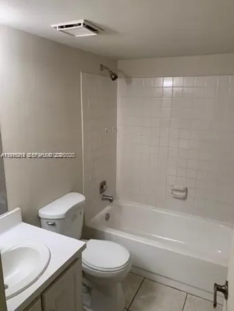 $1,900 | 5921 Washington Street, Unit 122, Hollywood, FL 33023
