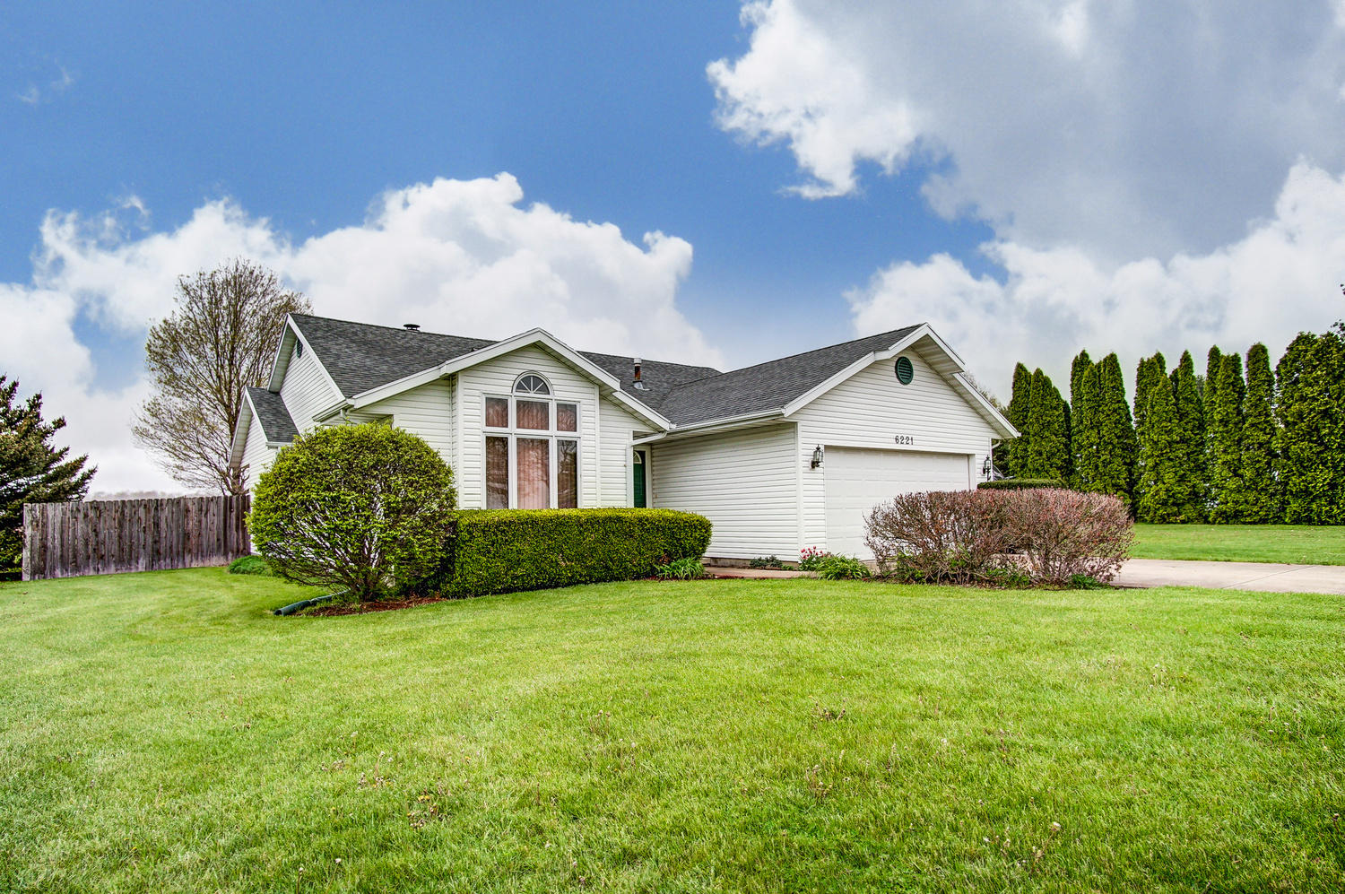 6221 Middle Urbana Road Springfield, OH 45502 - Photo 4 of 51