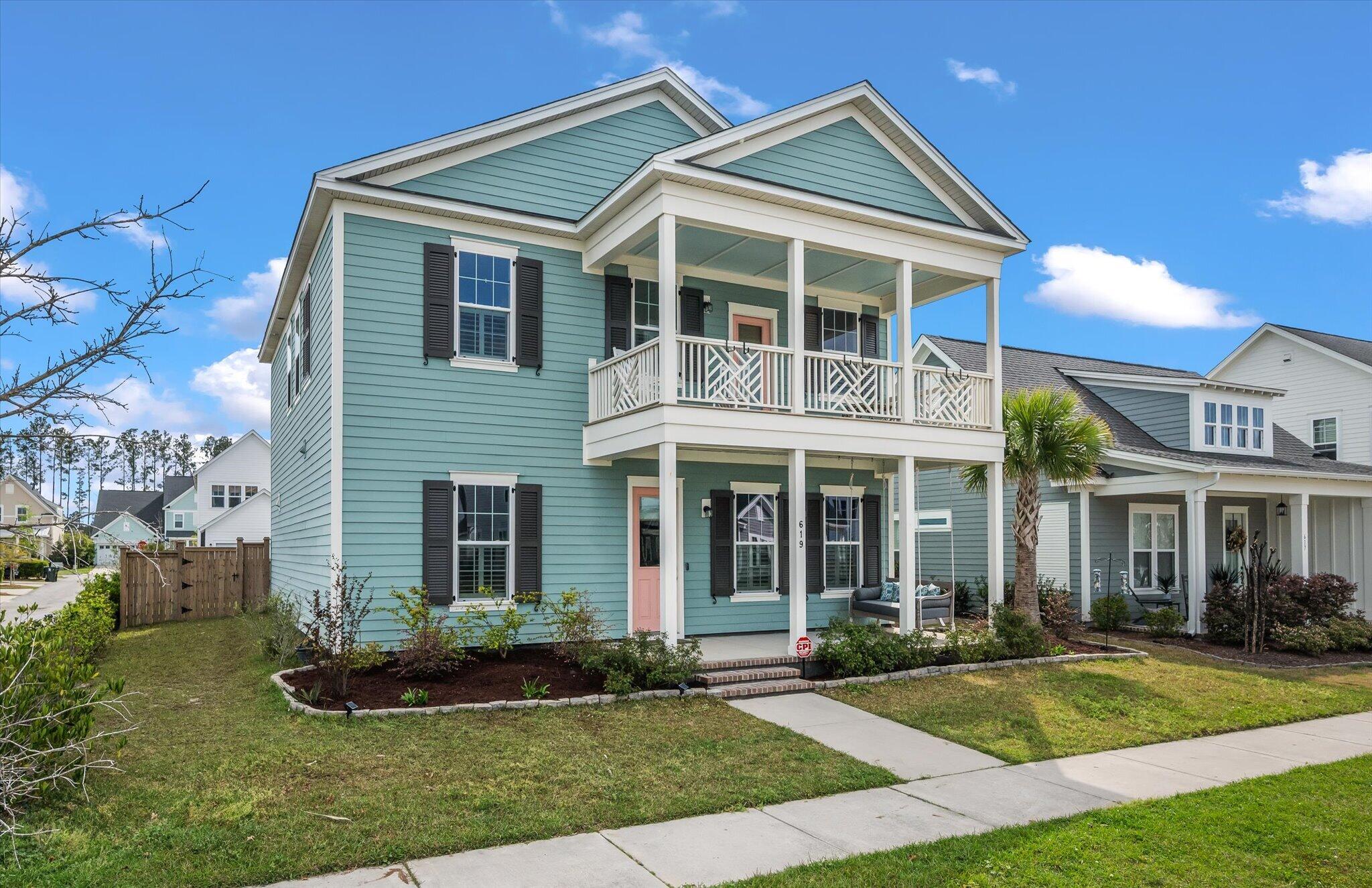 619 Blueway Avenue Summerville, SC 29486 - Photo 2 of 40 Front of Home