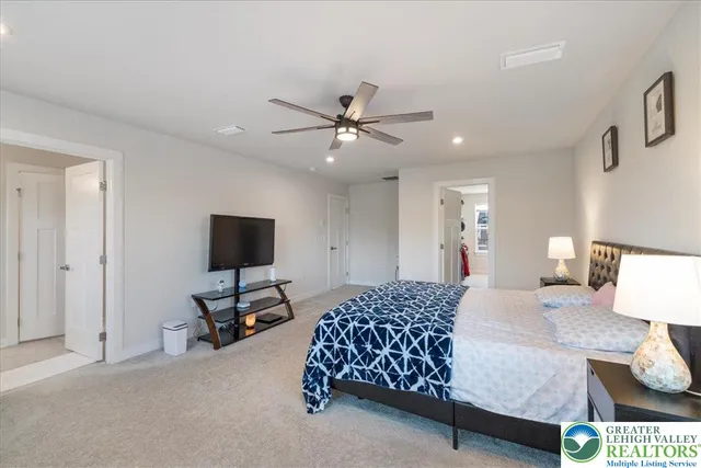 $599,000 | 1064 Woodmont Lane, Catasauqua, PA 18032