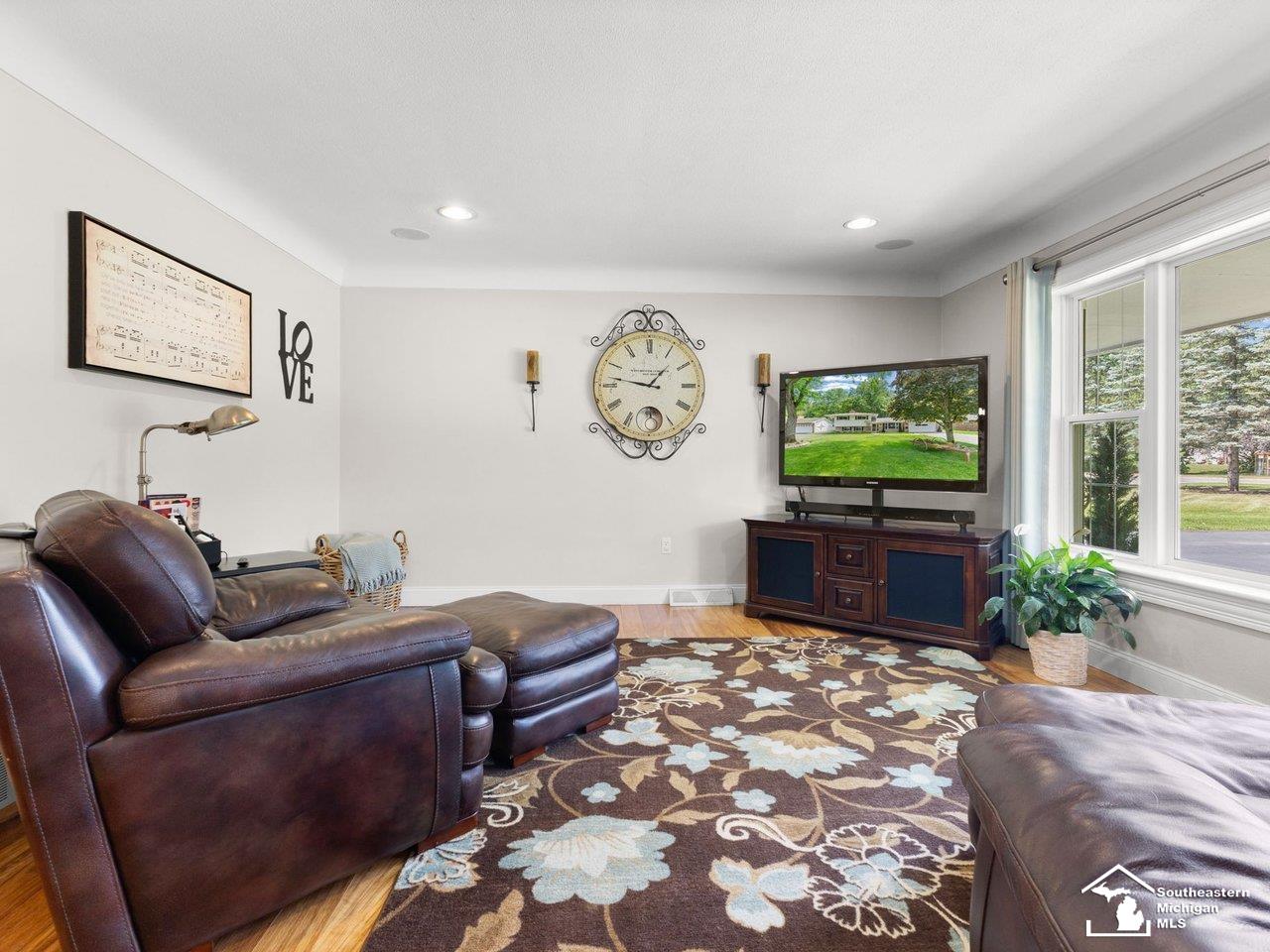 3119 West Dean Road Lambertville, MI 48144 - Photo 4 of 57