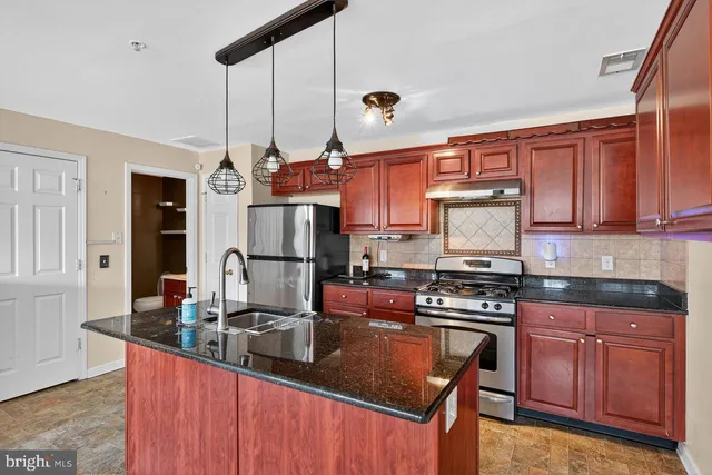 $2,850 | 1062 Lamberton Street, Trenton, NJ 08611