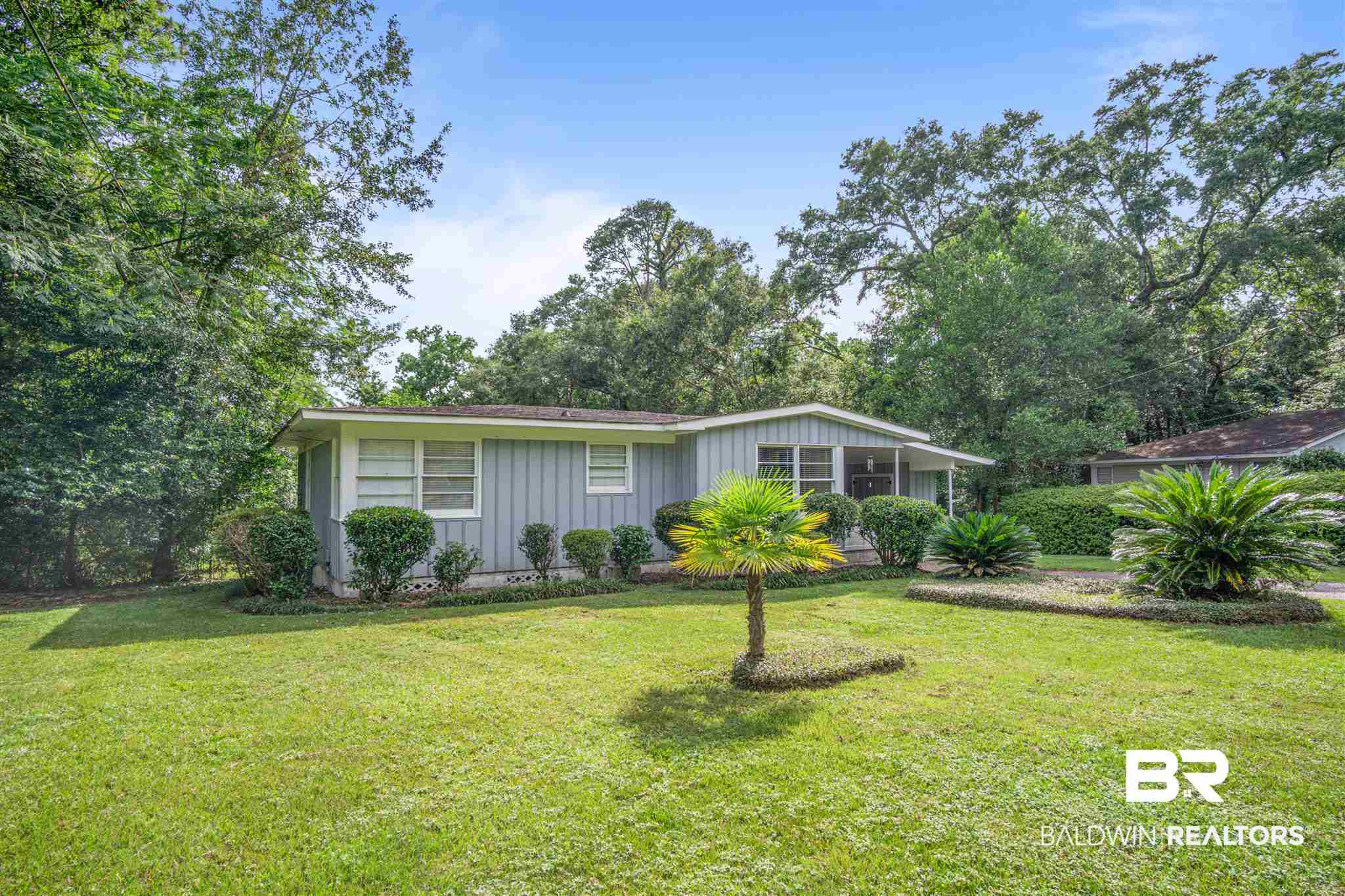 426 Laborde Drive Mobile, AL 36609 - Photo 2 of 25