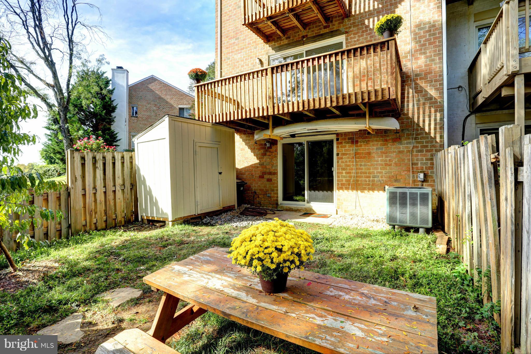 7527 Broken Staff Columbia, MD 21045 - Photo 26 of 30 Exterior (Rear)