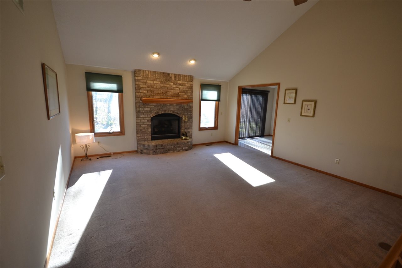 2323 Broken Oak Road Fort Wayne, IN 46818 - Photo 4 of 17