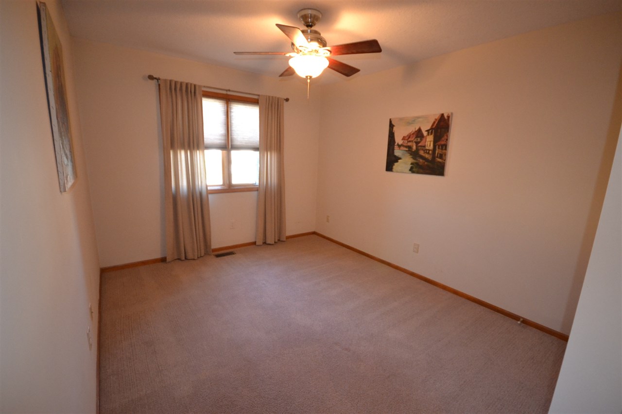 2323 Broken Oak Road Fort Wayne, IN 46818 - Photo 10 of 17