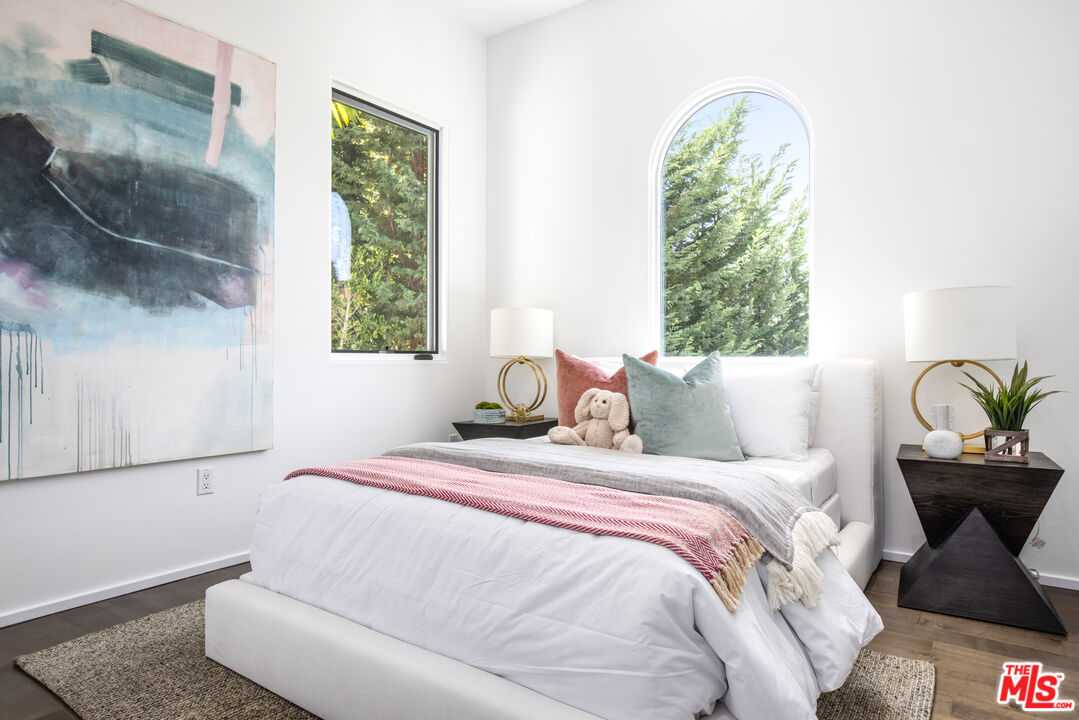 1642 Lindacrest Drive Beverly Hills, CA 90210 - Photo 17 of 22