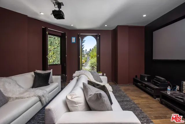 $3,695,000 | 1642 Lindacrest Drive, Beverly Hills, CA 90210