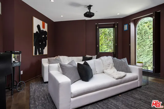 $3,695,000 | 1642 Lindacrest Drive, Beverly Hills, CA 90210