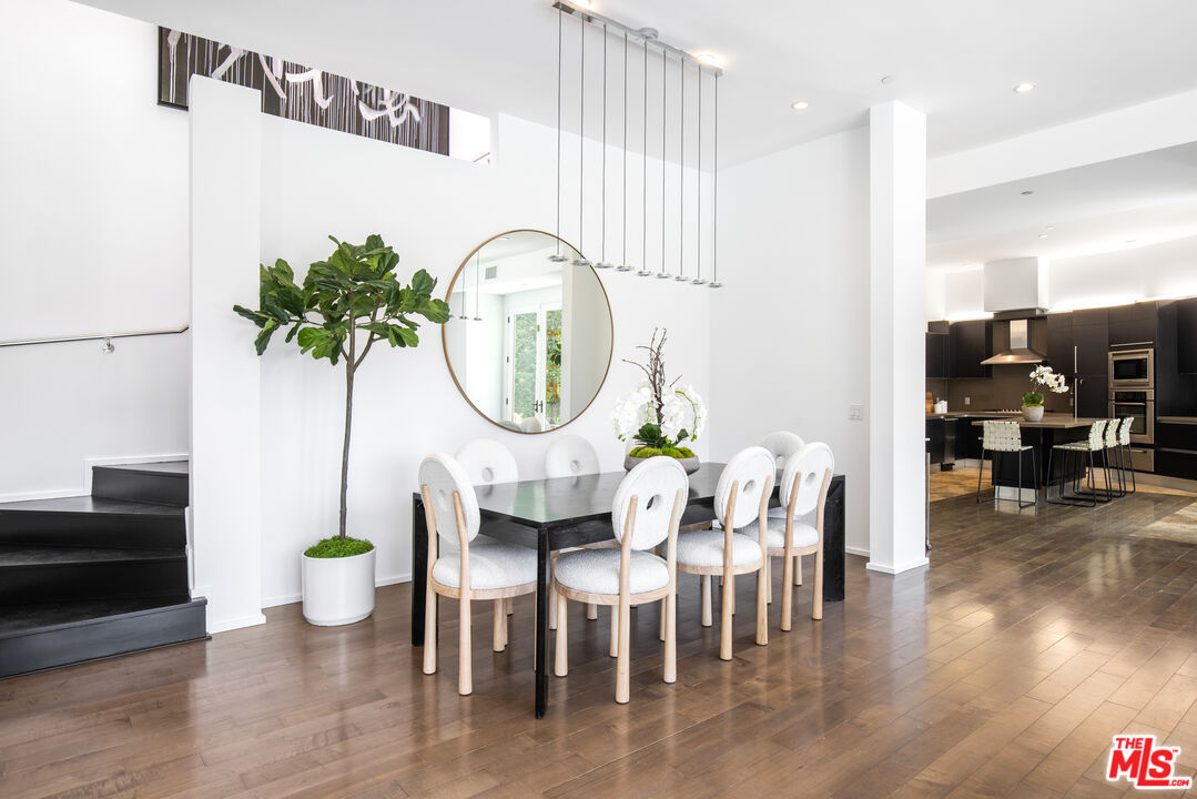 1642 Lindacrest Drive Beverly Hills, CA 90210 - Photo 4 of 22