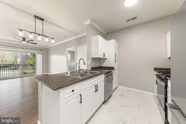 $2,450 | 12901 Centre Park Circle, Unit 216, Herndon, VA 20171