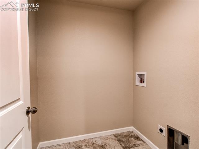 7 Sequoyah Road Colorado Springs, CO 80906 - Photo 24 of 40 Main level laundry room