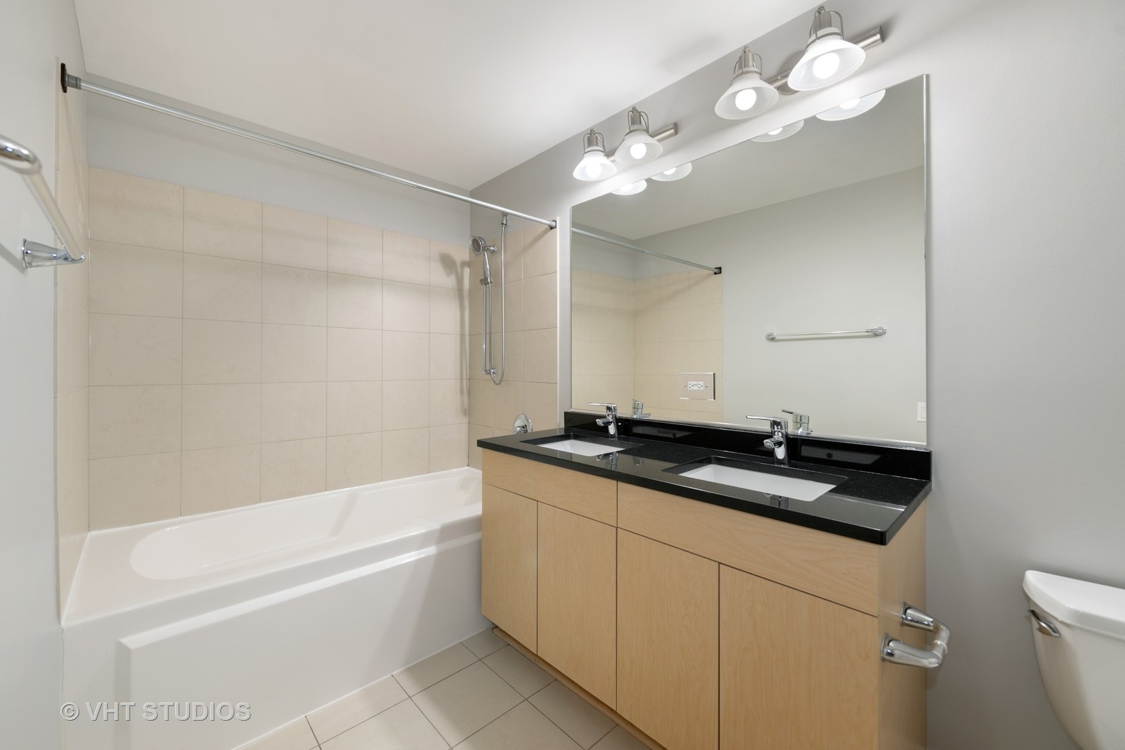 4311 North Sheridan Road, Unit 201 Chicago, IL 60613 - Photo 7 of 9