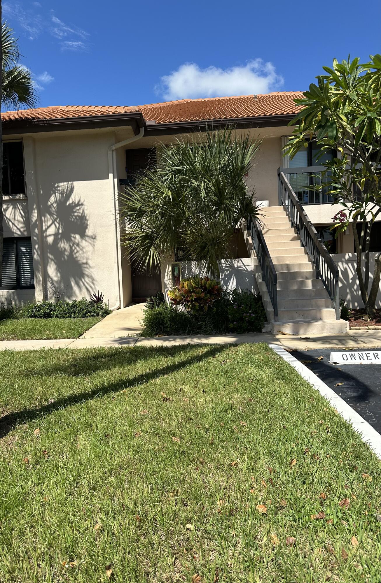351 Club Circle, Unit 108 Boca Raton, FL 33487 - Photo 4 of 33 IMG_1336