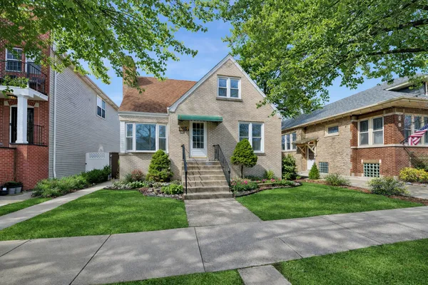 $399,900 | 1318 Highland Avenue, Berwyn, IL 60402
