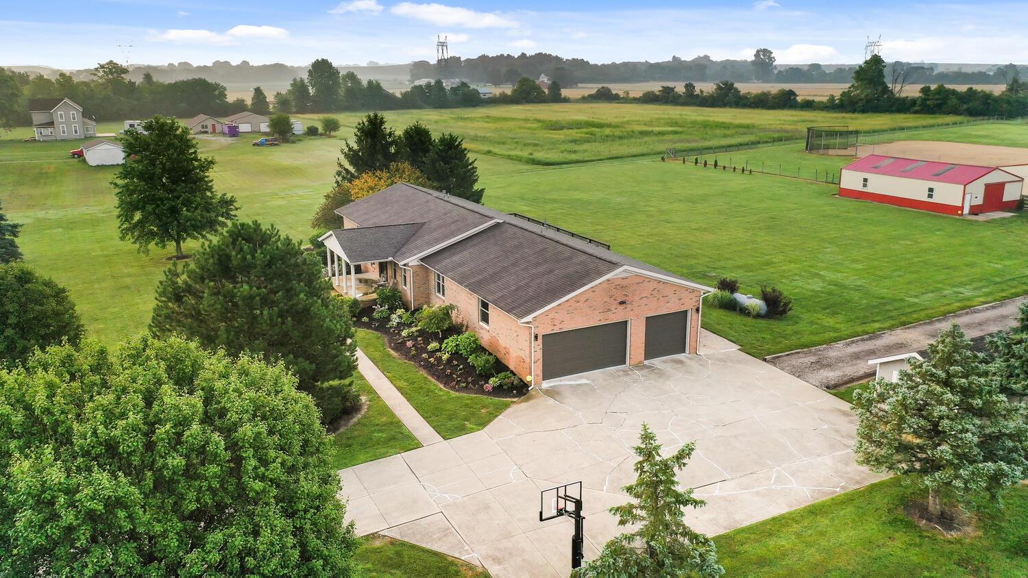 7561 Snyder Road Orient, OH 43146 - Photo 5 of 83 4