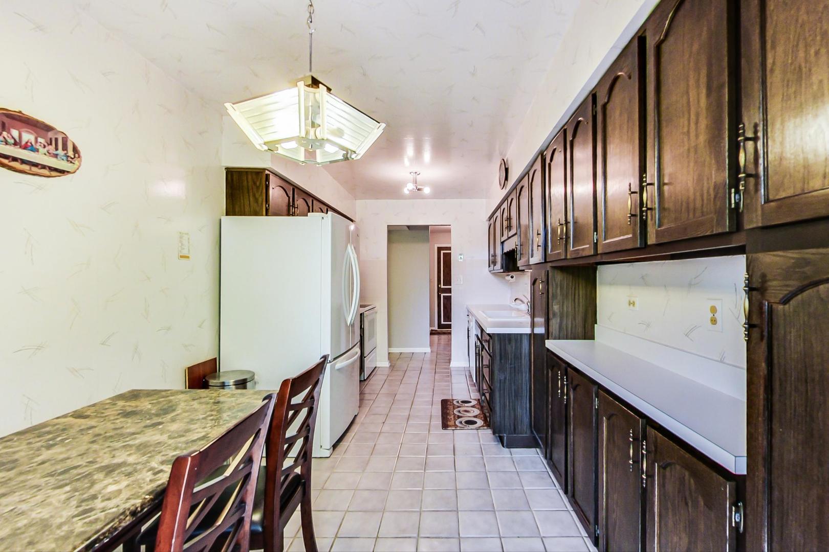 9801 Gross Point Road, Unit 306 Skokie, IL 60076 - Photo 17 of 30