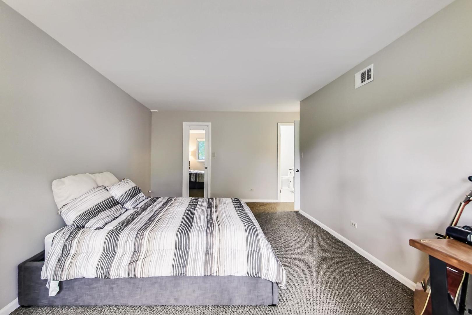 9801 Gross Point Road, Unit 306 Skokie, IL 60076 - Photo 21 of 30